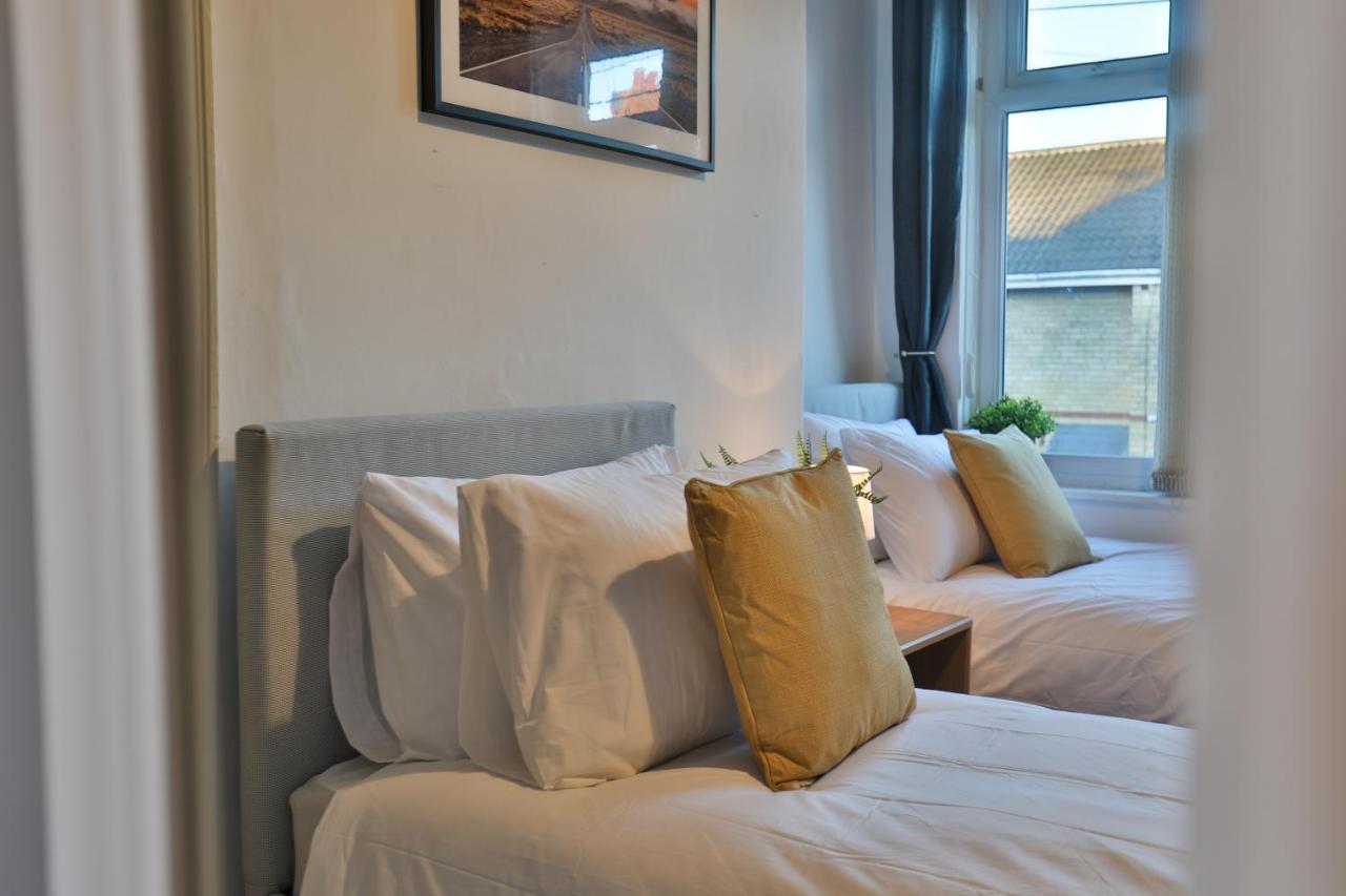 Devon St - Cozy Home, Free Easy Parking! キングストン・アポン・ハル エクステリア 写真