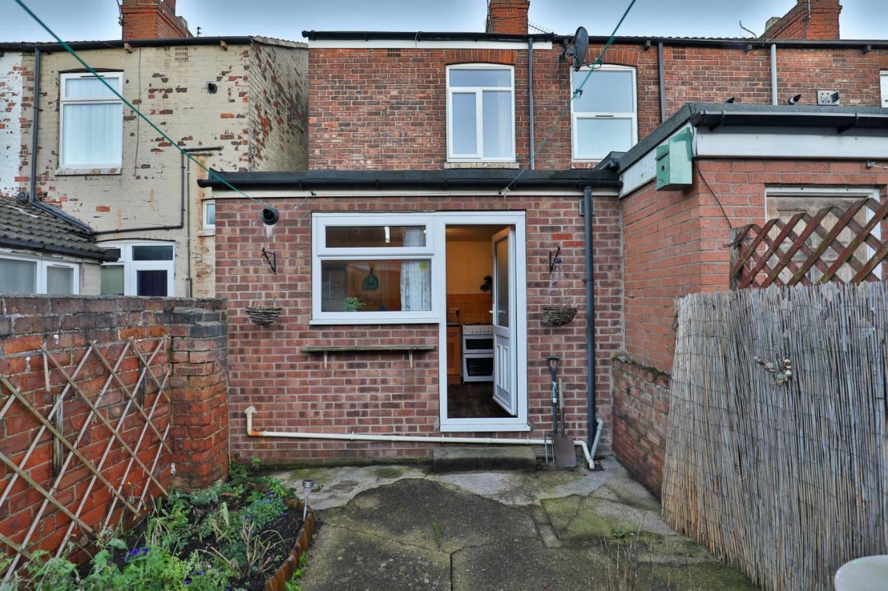 Devon St - Cozy Home, Free Easy Parking! キングストン・アポン・ハル エクステリア 写真